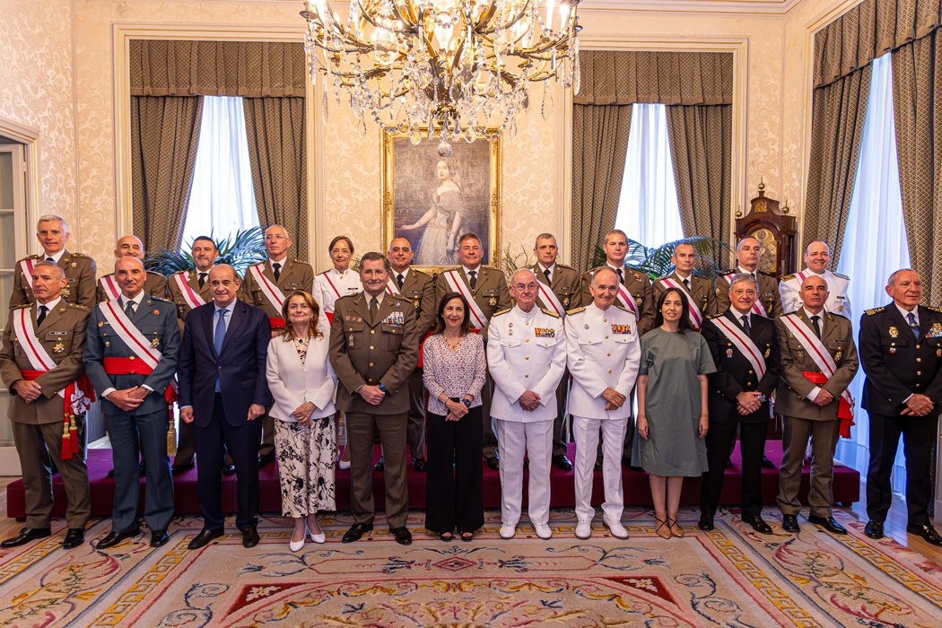 Imposición de 17 Grandes Cruces del Mérito Militar con Distintivo Blanco y de la Real y Militar Orden de San Hermenegildo