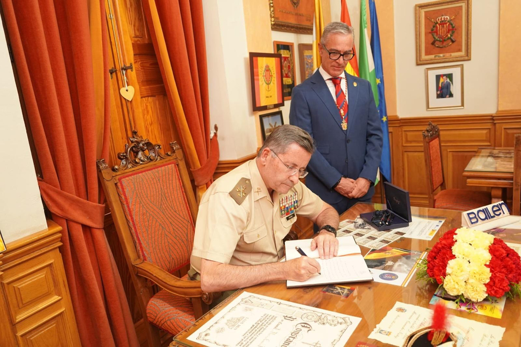 Firma del Libro de Honor  