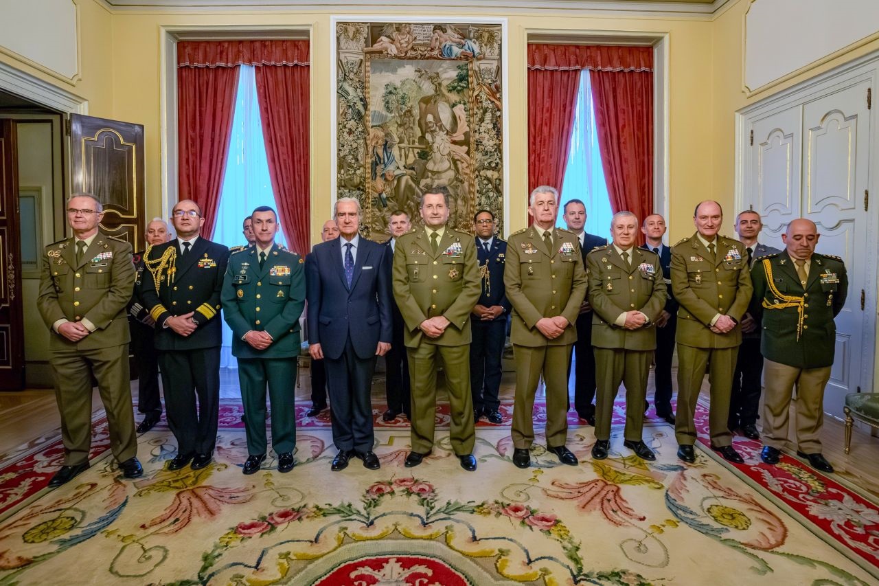 Foto de grupo, asistentes a la imposición