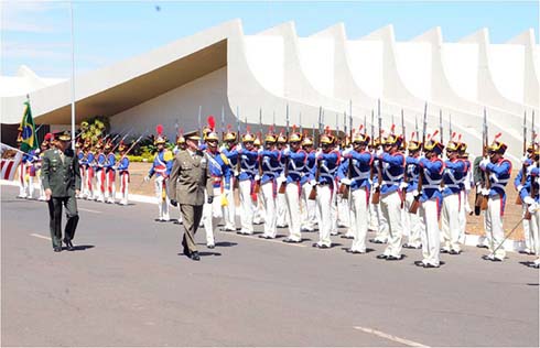 Visita institucional del JEME general de ejército Jaime Domínguez Buj a los Ejércitos de Brasil, Perú y Chile