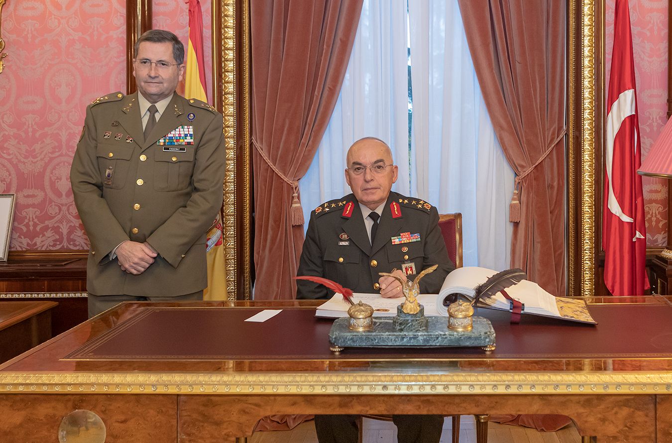 El JEME recibe en el Palacio de Buenavista, al JEME de Turquía general Musa Ayserev