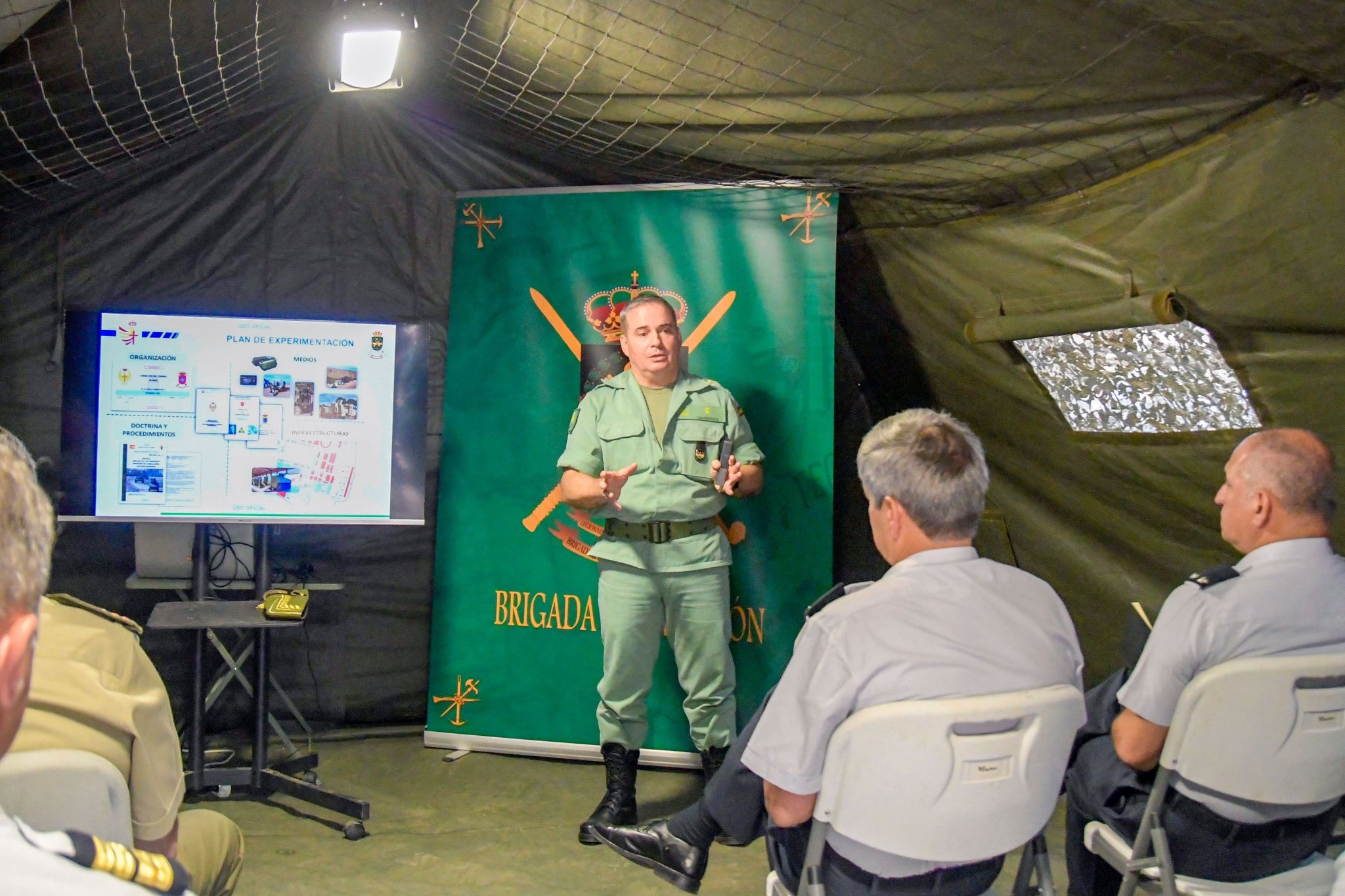 El Jefe de Estado Mayor del Ejército de Portugal visita el Mando de Adiestramiento y Doctrina y la Brigada 'Rey Alfonso XIII' de la Legión