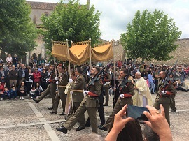 El Coronel portando el Palio