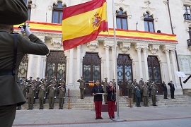 Momento del Izado de la Bandera