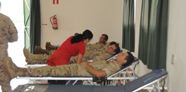El Director del Centro donando sangre