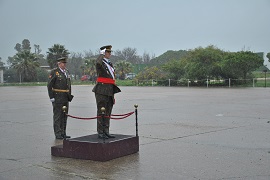 La autoridad recibiendo novedades