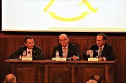 Moderador Gral Bri. Zuleta con los ponentes