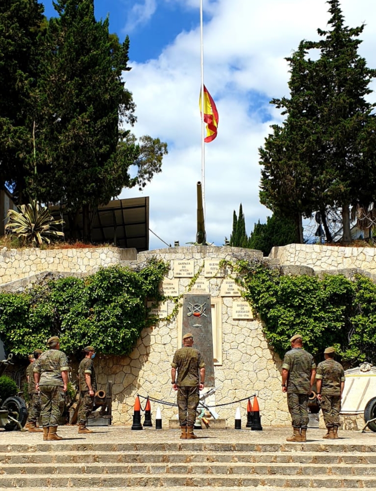 MINUTO SILENCIO POR LOS FALLECIDOS DEL COVID