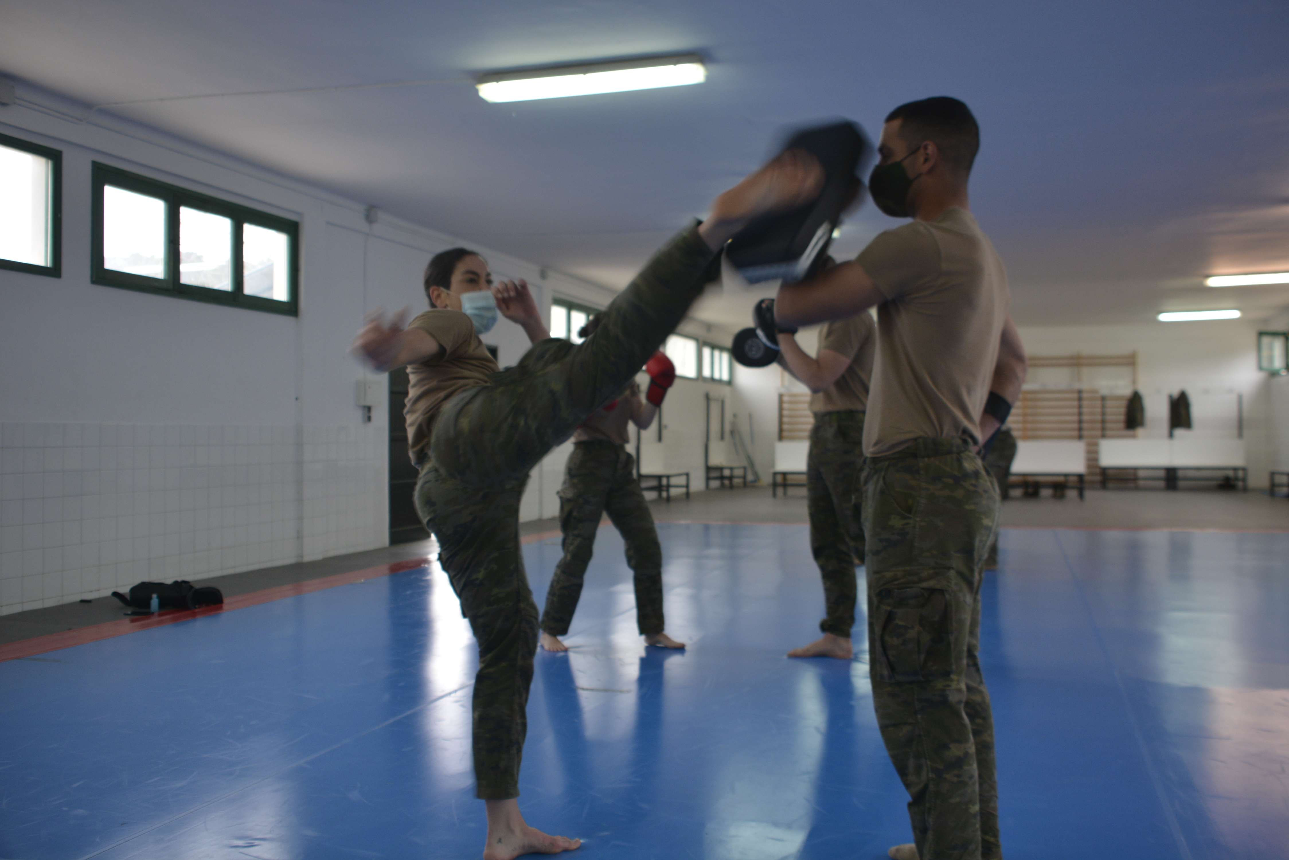 INSTRUCCIÓN DE COMBATE