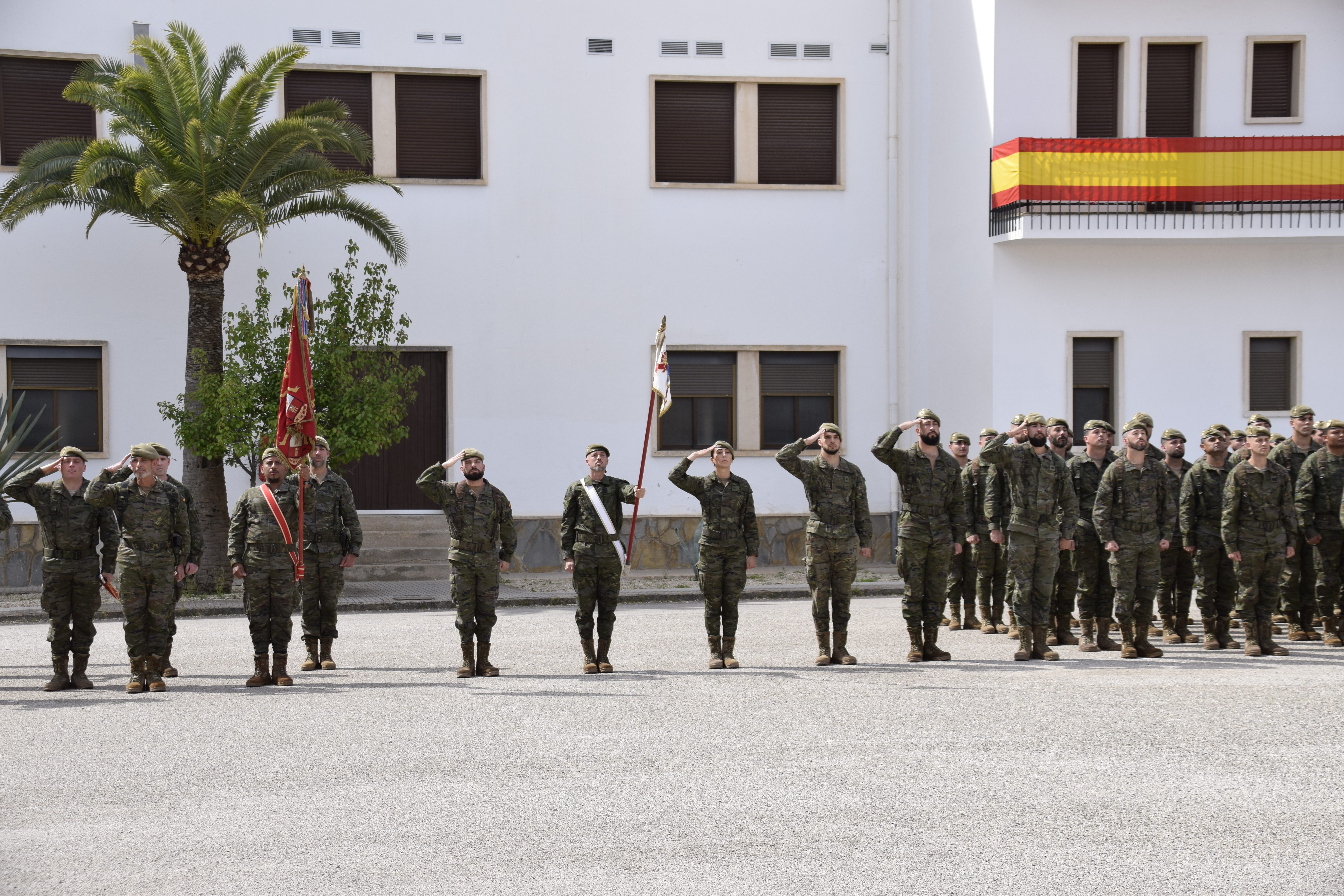 ACTO DE DESPEDIDA DEL PERSONAL DEL REGIMIENTO QUE PARTIÓ A IRAK AI XX EN EL ACUARTELAMIENTO JAIME II