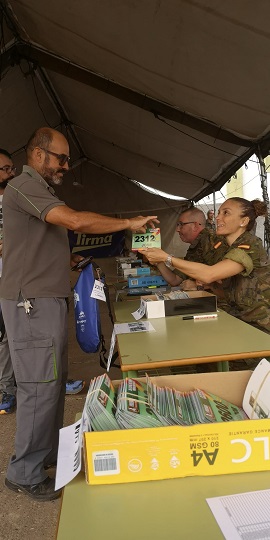 Entrega de dorsales a los Fudener@s.