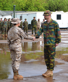 Cap. del Ejército belga y la Cap. García