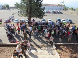 Llegada de los alumnos y familiares