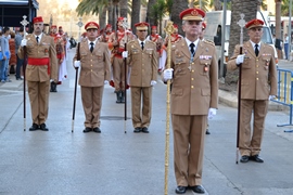 Col Ángel Castilla  al frente de sus Regulares