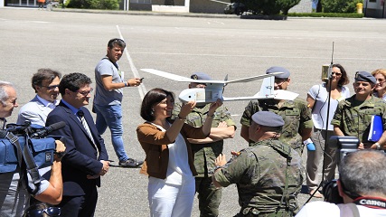 La conselleira de Medio Rural conoce el material utilizado.