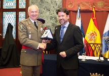 Entrega de la Medalla de Oro