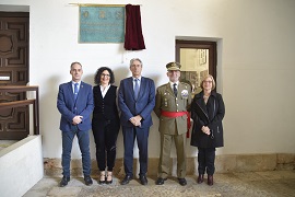Autoridades inauguración de la placa conmemorativa