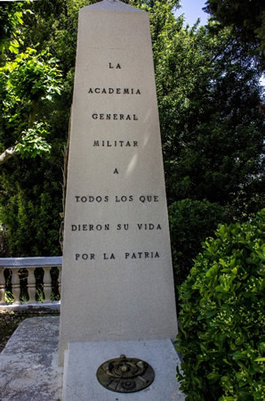 Monolito a los Caídos