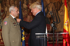 La imposición se realiza en nombre del presidente francés 