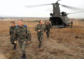 Los jefes de las FAMET y la BRIPAC, en su visita 