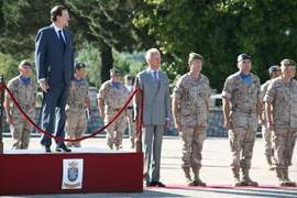 Rajoy reconoce la labor de la BRILAT en la operación -Centinela Gallego- Honores a su llegada. (Foto:BRILAT)