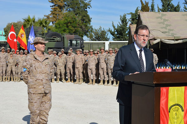 Mariano Rajoy en la visita a los militares