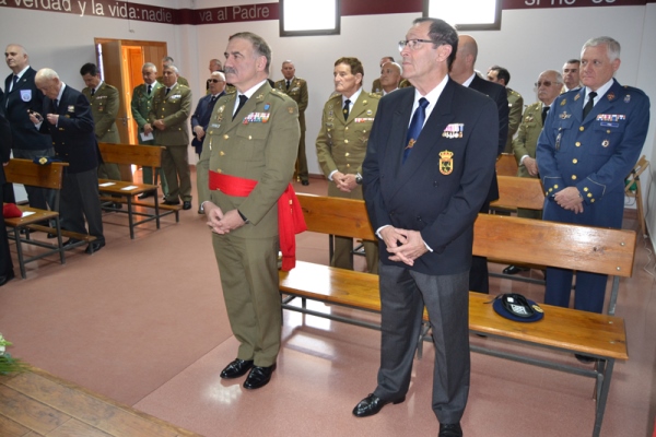 El general con el presidente de la Hermandad