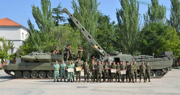 Premiados y autoridades en la base "El Goloso"