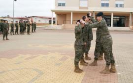 Entrega de boinas a nuevos componentes