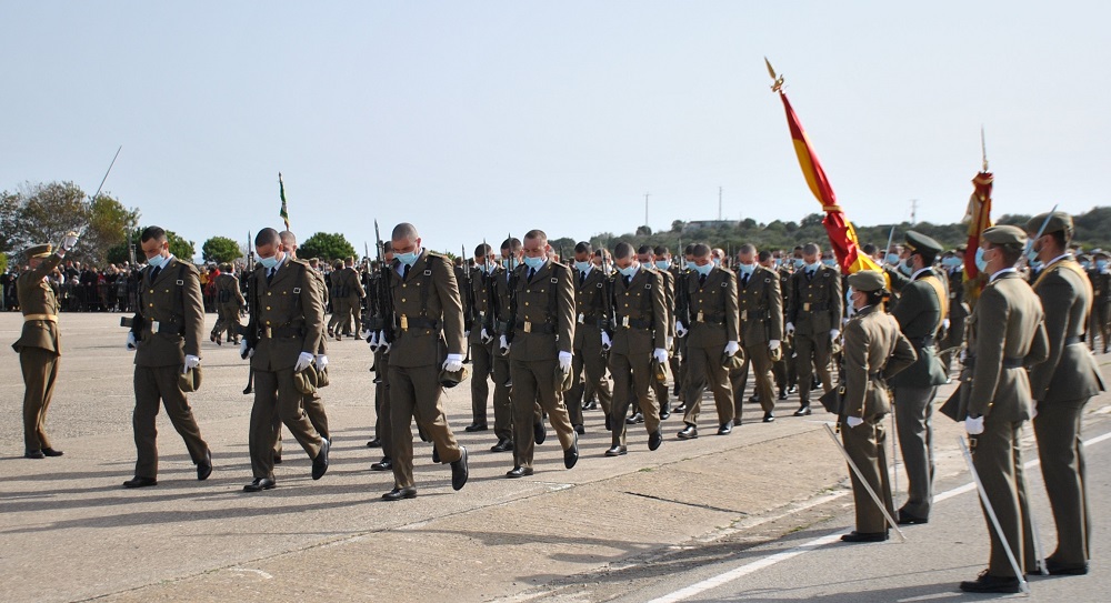 Juramento de la Bandera a paso de tres