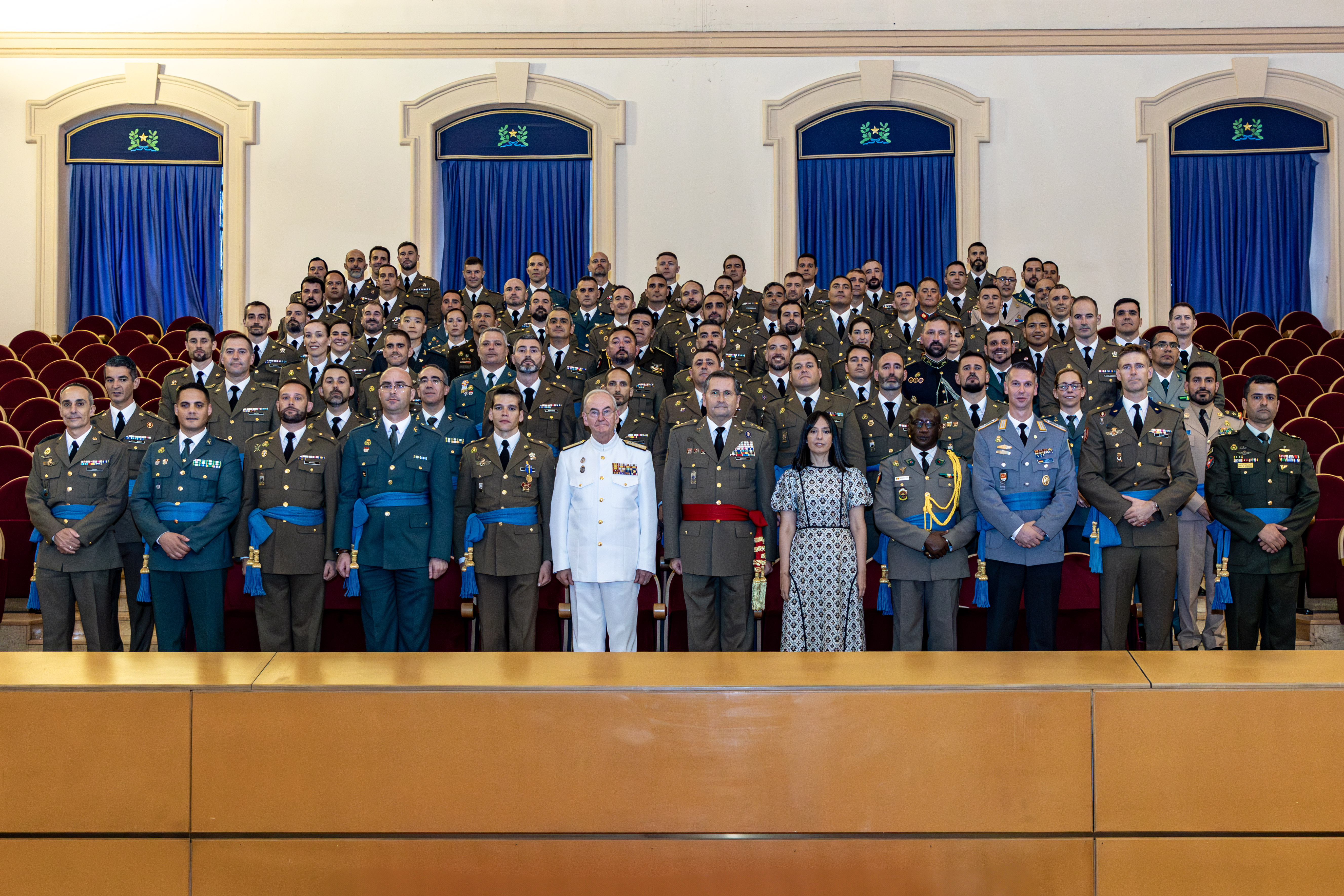Foto de familia de la promoción