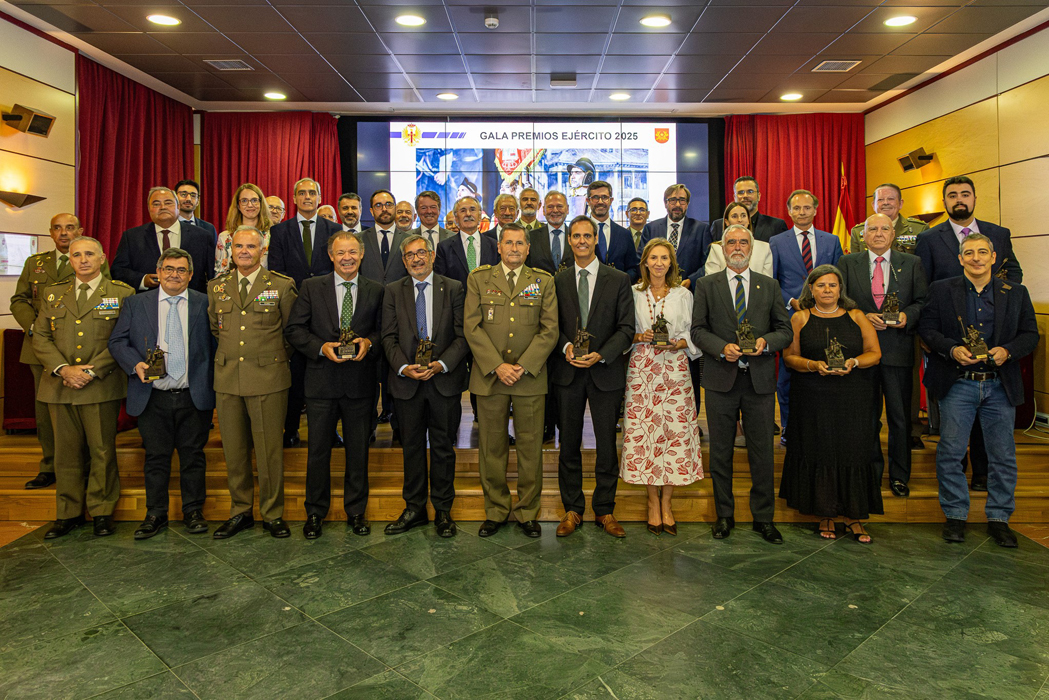 Foto de grupo del acto celebrado en el CGE