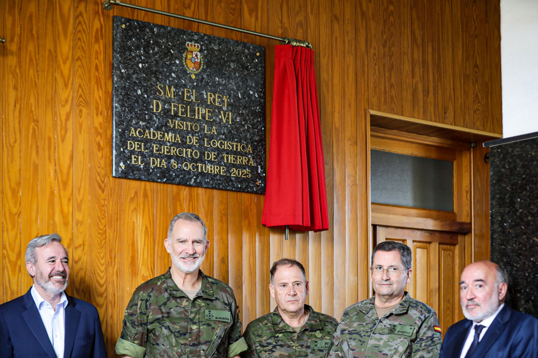 Placa conmemorativa de la visita de S.M. el Rey 