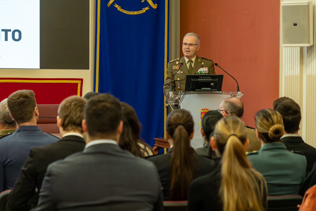 Exposición por el SEJEME a los alumnos 