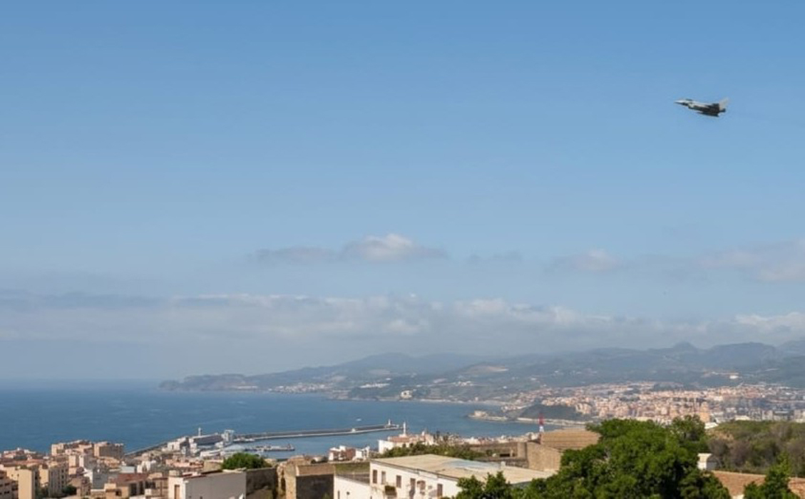 C-16 Eurofighter sobrevolando Ceuta