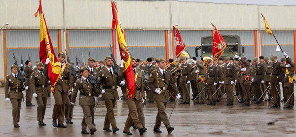 La BRIL V realizó una parada militar con motivo de su disolución