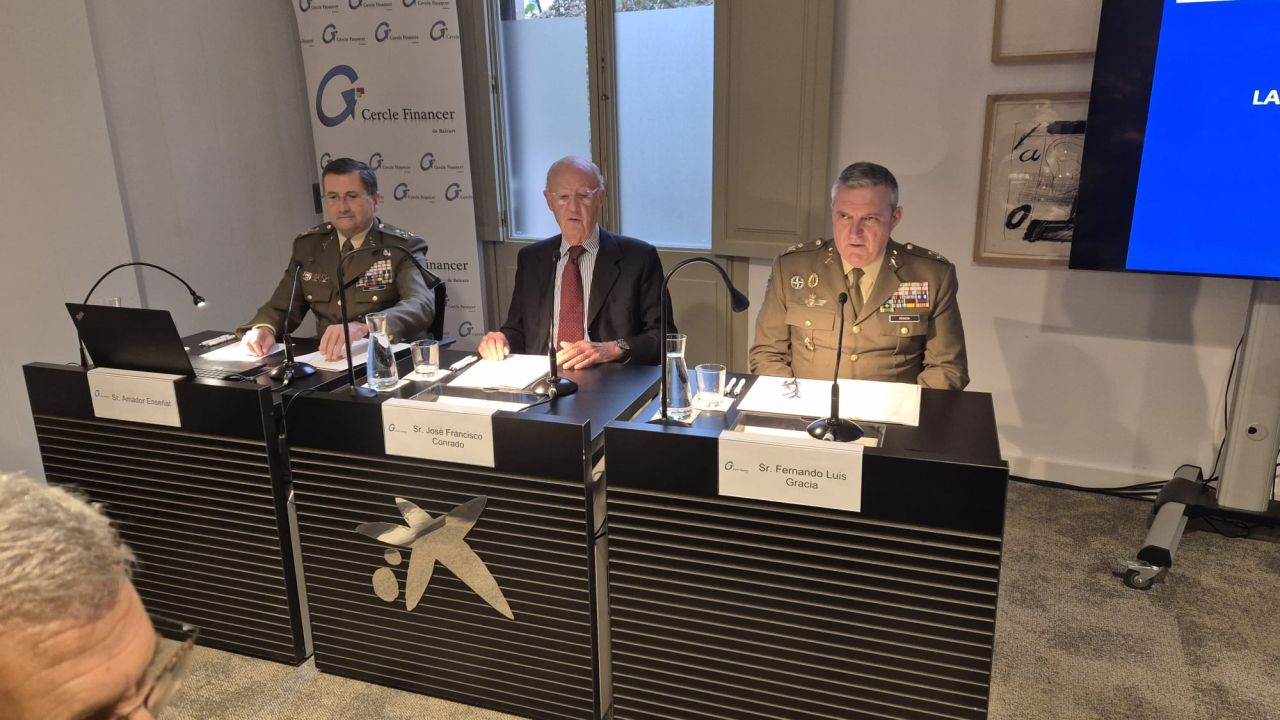 El JEME, GE Amador Enseñat y Berea, imparte una conferencia en el Cercle Financier de Balears.