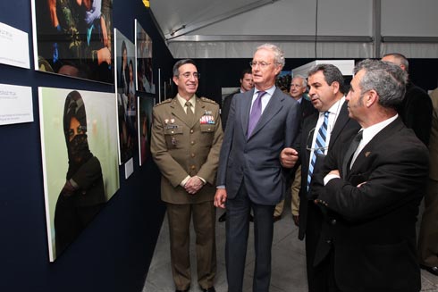 Exposición fotográfica sobre la misión en el Líbano y presentación del libro
