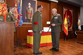Entrega del Bastón de Mando por pate de GEDIV.