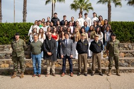 Foto de grupo alumnos universidad de córdoba y autoridades