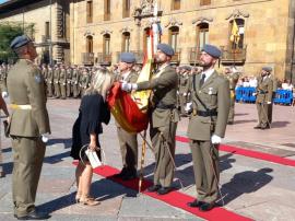 Acto jura bandera personal civil en Oviedo