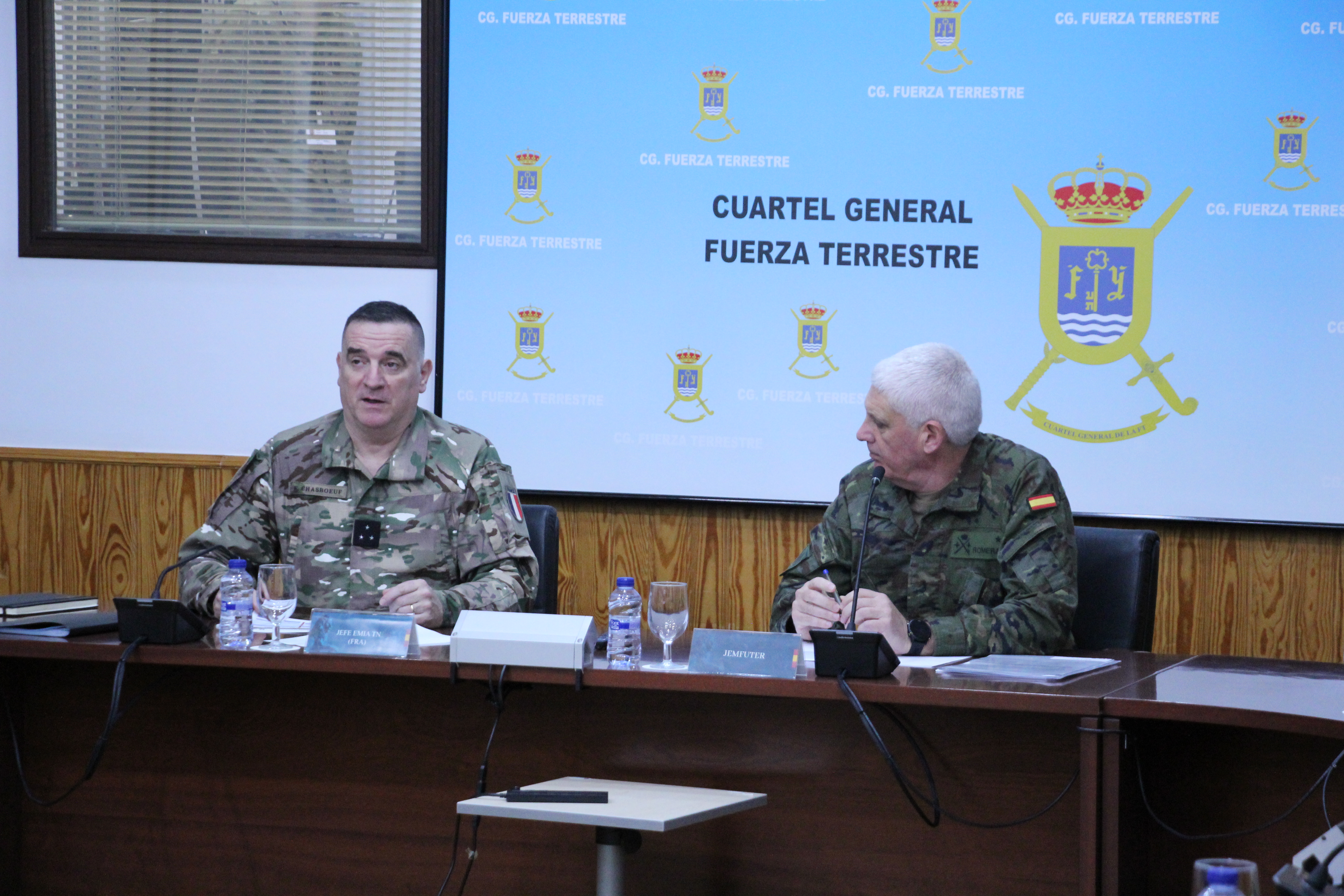 Exposiciones en la Sala de Juntas.