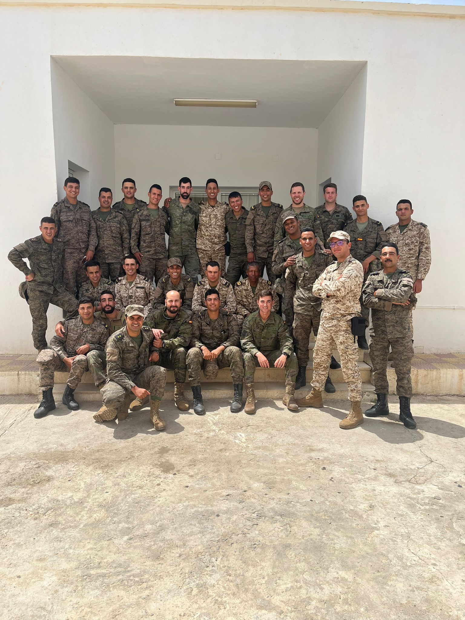 Militares españoles y tunecinos que participaron en la ASC TUN-05