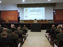 Conferencia la guerra de los robots del coronel (r)