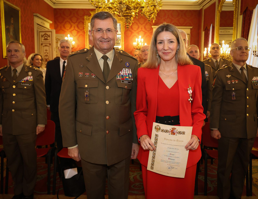 Silvia Gamo, condecorada por el JEME