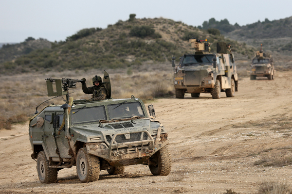 Dos equipos amigos en campo español