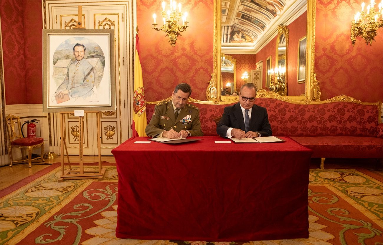 El JEME preside el acto de donación del cuadro 