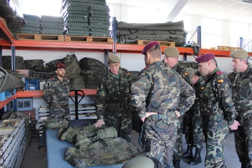 Visita a instalaciones del acuartelamiento Cavalcanti