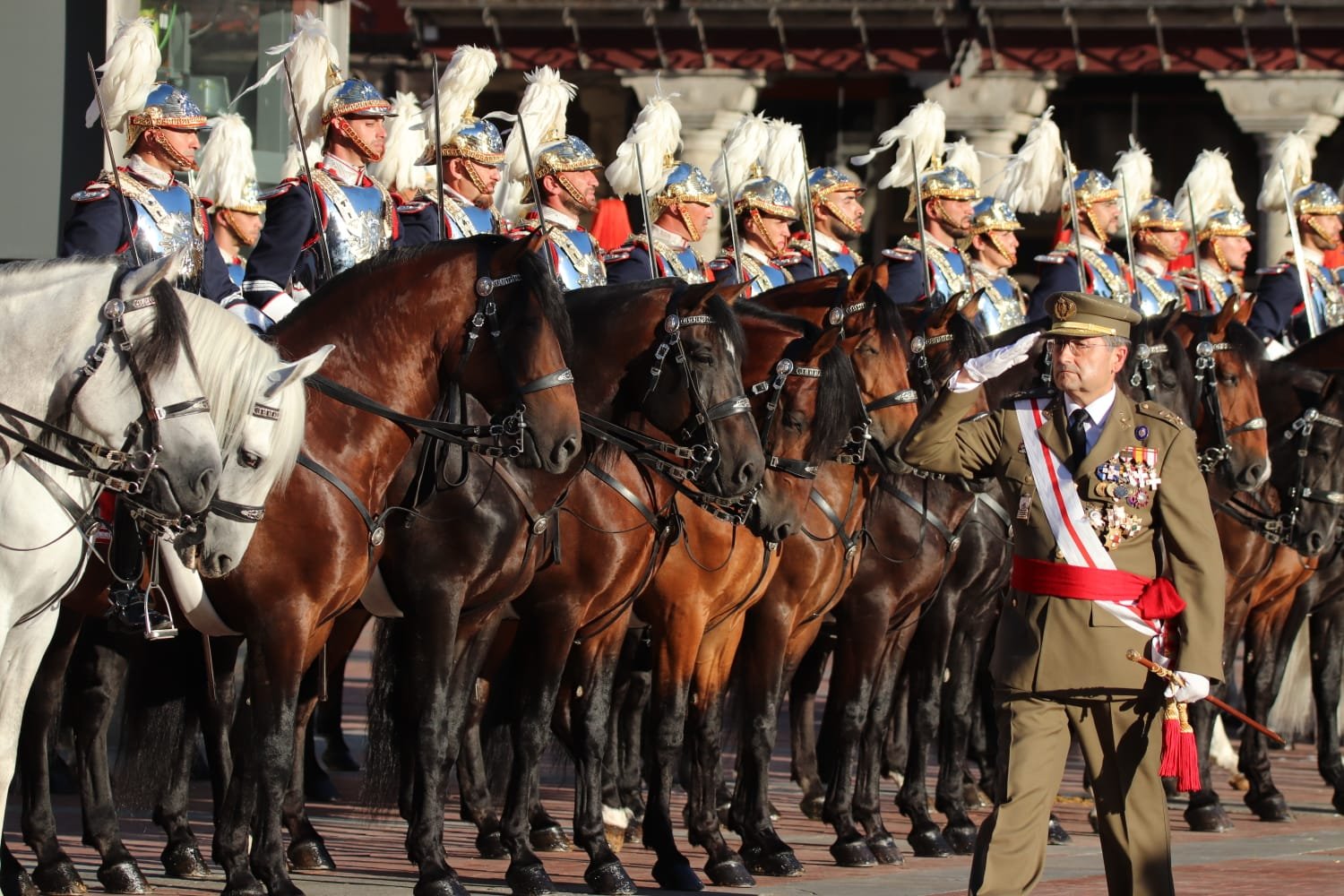 El JEME preside la parada militar por la celebración de Santiago Apostol, patrón del Arma de Caballería