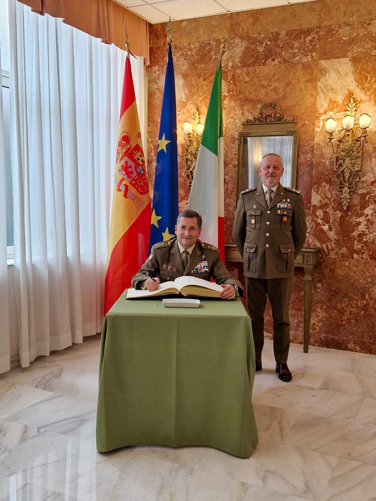 El JEME realiza una visita oficial a Italia